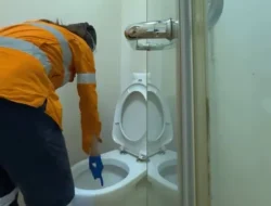 Kisah Inspiratif Dea Rachma: Dari Lulusan Cumlaude UGM ke Cleaning Service di Australia