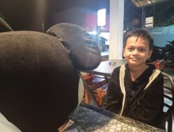 Kisah Haikal Harahap, Anak Yatim yang Rela Jadi Badut Demi Seragam dan Sepatu Sekolah