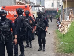 Pelajar 19 Tahun Ditangkap Densus 88, Rakit Bom dari Tutorial Internet
