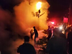 Heboh! Bengkel Mobil di Sihitang Padangsidimpuan Terbakar