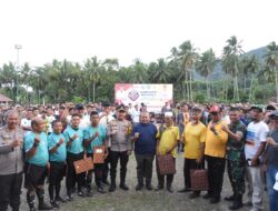 Di Hadapan Ribuan Warga, ini Pesan Bupati Dolly kepada Pemain Sepakbola Peserta Bupati Cup