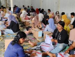 Libatkan 74 Warga, KPU Padangsidimpuan Sortir dan Lipat Ratusan Ribu Surat Suara