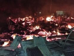 Malam-malam, Belasan Rumah Hangus Terbakar di Madina