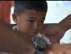 Haru! Siswa SD asal Kabanjahe Pilih Bungkus Makanan Bergizi Gratis untuk Dimakan Bersama Ibunya