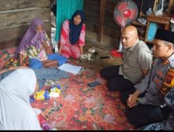 Meski Diguyur Hujan Lebat, Kapolres dan Rusydi Nasution  Kunjungi Bocah Usus Keluar Sidimpuan