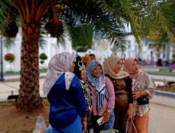 Owalah! Omak-omak Satu Sidimpuan Diprank, Tanaman Buah Palem Dikira Kurma