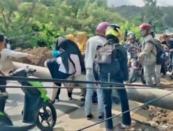 Tiang Listrik Tumbang, Jalinsum Sidimpuan-Sipirok Macet Total