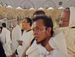 Mirip Kisah Uwais Al Qarni, Pemuda ini Gendong Ibu Keliling Ka’bah