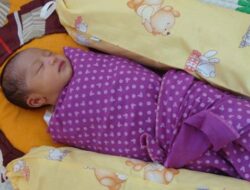 Jangan Asal Bedong Bayi! Bisa Picu Kematian Mendadak saat Tidur