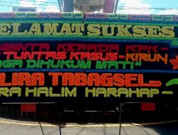 Dukung KPK, DPD Lira Tabagsel Kirim Papan Bunga ke Alaman Bolak