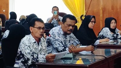 THR Tunjangan Profesi Tak Cair, Ratusan Guru Datangi DPRD Padangsidimpuan