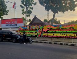 Oknum LSM Terjaring OTT,  Polres Padangsidimpuan Dikirimi Papan Bunga, Diantaranya Grib Jaya