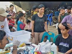 Partai Gerindra Terobos Sisa-sisa Longsor Demi Berikan Pengobatan Gratis Untuk Warga Sangkunur