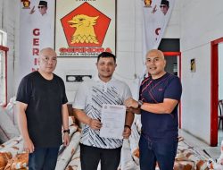 Sabam Rajagukguk Serahkan Bantuan Puluhan Tenda dari DPP Gerindra