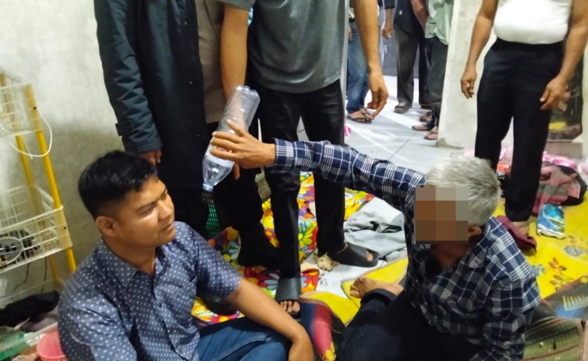 suami bakar istri di Padang Lawas