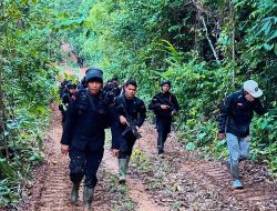 Bersihkan Tambang Ilegal di Madina-Tapsel, Personel Brimob Polda Sumut Jalan Kaki Selama 12 Jam