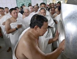 Meski Harga Avtur Naik, Prabowo Pastikan Biaya Haji 2026 Turun Rp2 Juta