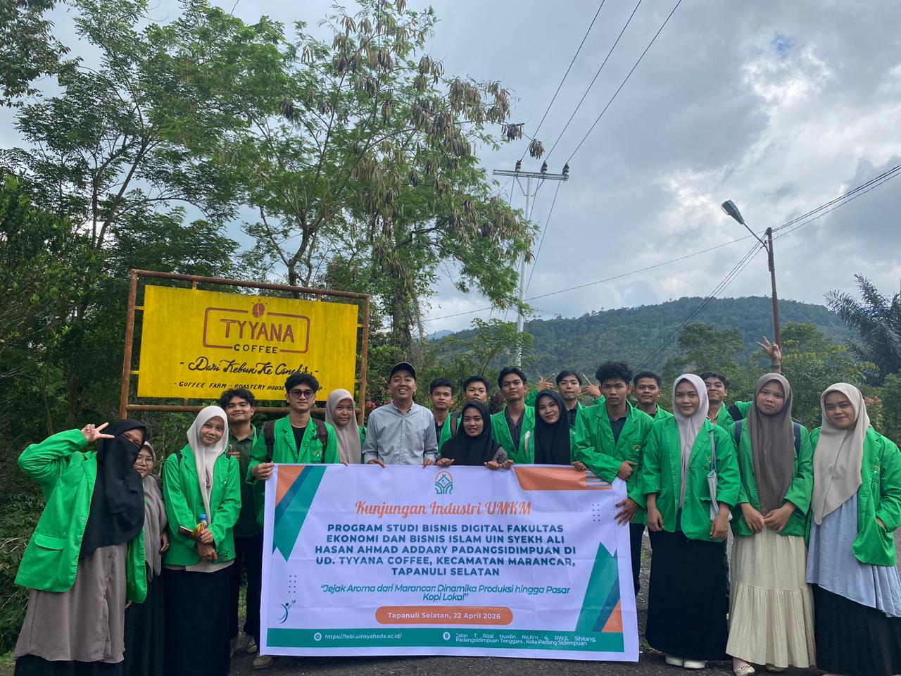kunjungan industri mahasiswa bisnis digital ke usaha kopi lokal