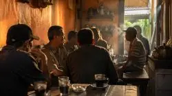 Cara Kabar Besar Lahir di Warung Kecil