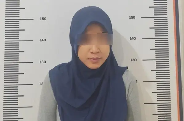 wanita terlilit utang mencuri di Batam