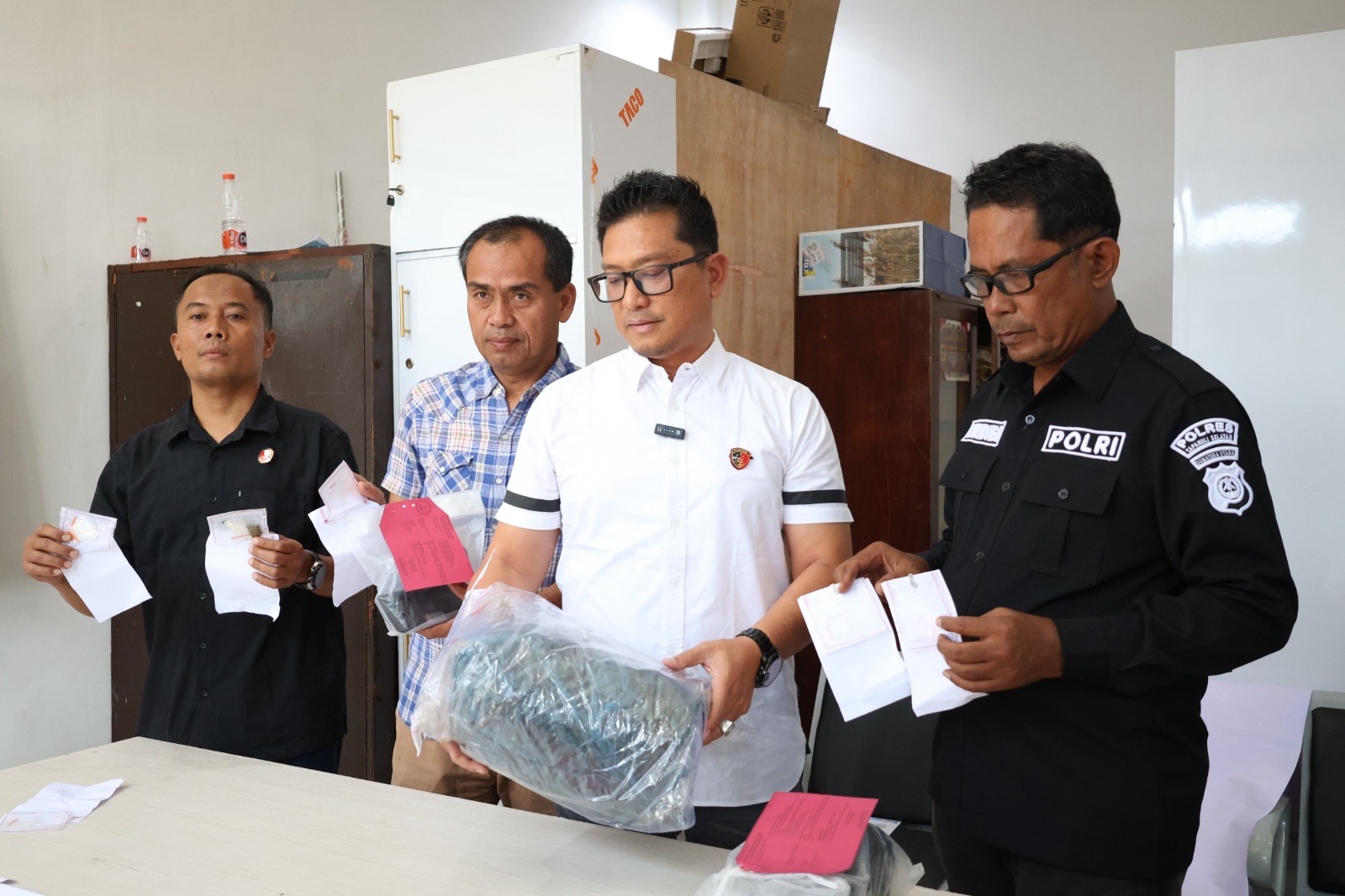 Satresnarkoba Polres Tapsel tangkap 14 pelaku narkoba