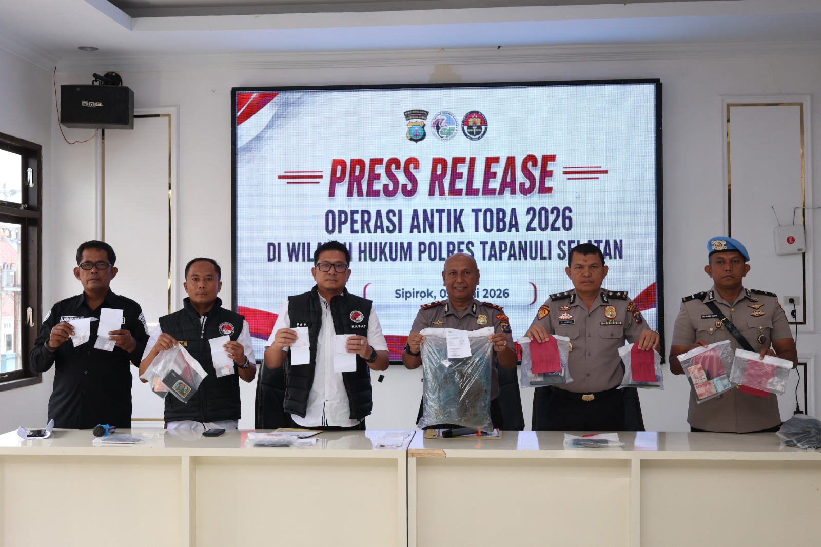 Polres Tapsel selamatkan 1.120 jiwa