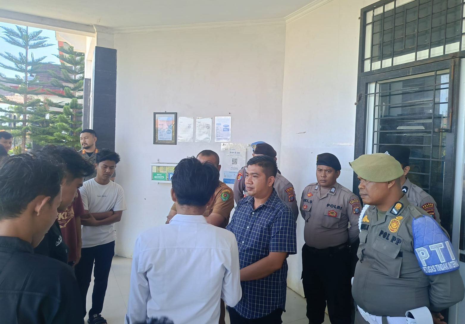 IPDA Ansor Harahap kawal aksi AMP Tabagsel