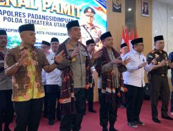 Hangat dalam Balutan Ulos, Pisah Sambut Kapolres Sidimpuan Penuh Keakraban