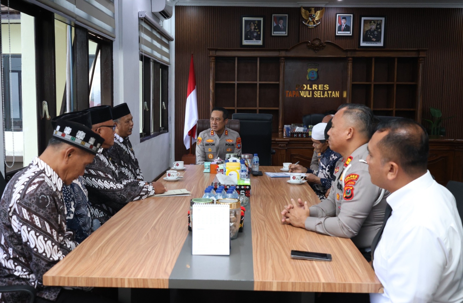 Kapolres Tapsel Anton Santoso