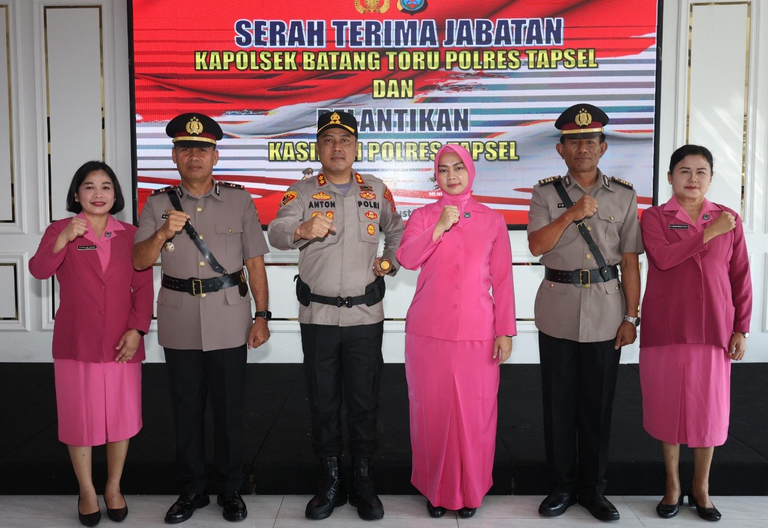Kapolres Tapsel AKBP Anton Santoso memimpin sertijab