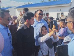 Kunjungi Tapsel, Wapres Gibran Jumpai Korban Bencana Banjir