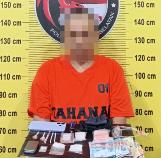 Simpan 10 Gram Lebih Sabu di Rumah