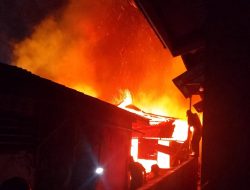 Ditinggal Pemilik, Satu Rumah di Kelurahan Timbangan Sidimpuan Terbakar